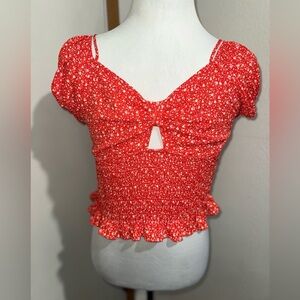 Women’s SIENNA SKY red floral smocked crop top with puff sleeves Size Large